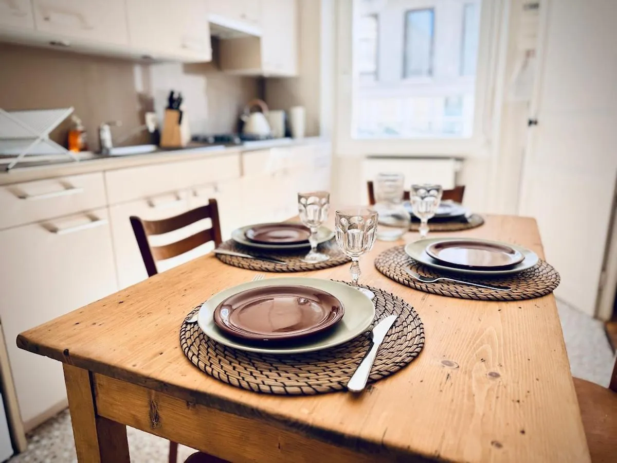 Le Jakadi, Townhouse, Rennes City Center Διαμέρισμα